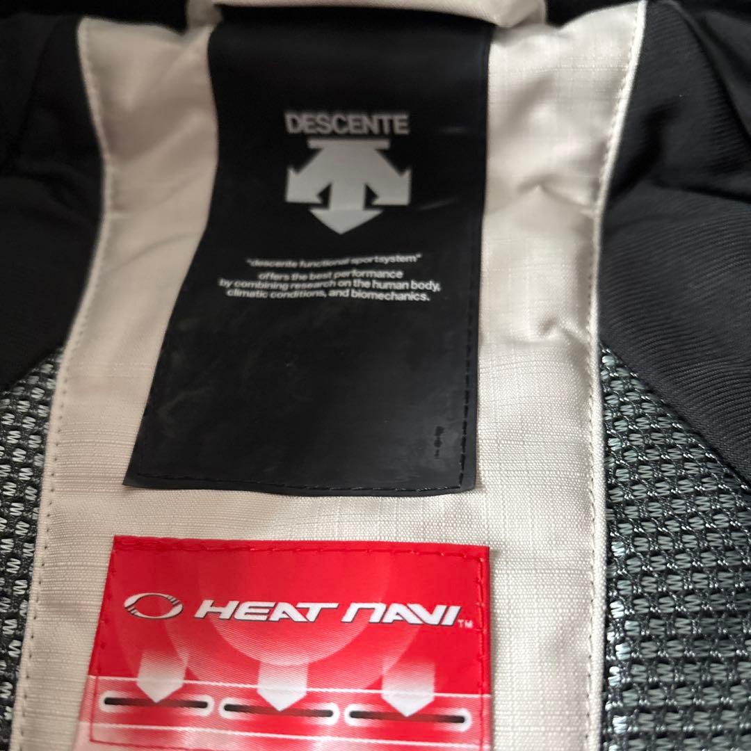 デサントスキーウェア ライトグレー ゴーグル 手袋付き