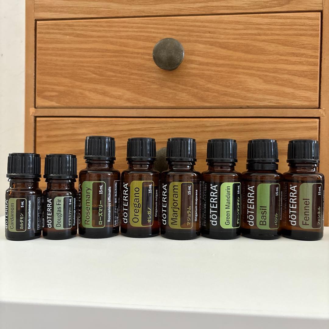 ふくふく出品です。doTERRA ディフューザーとオイル３本