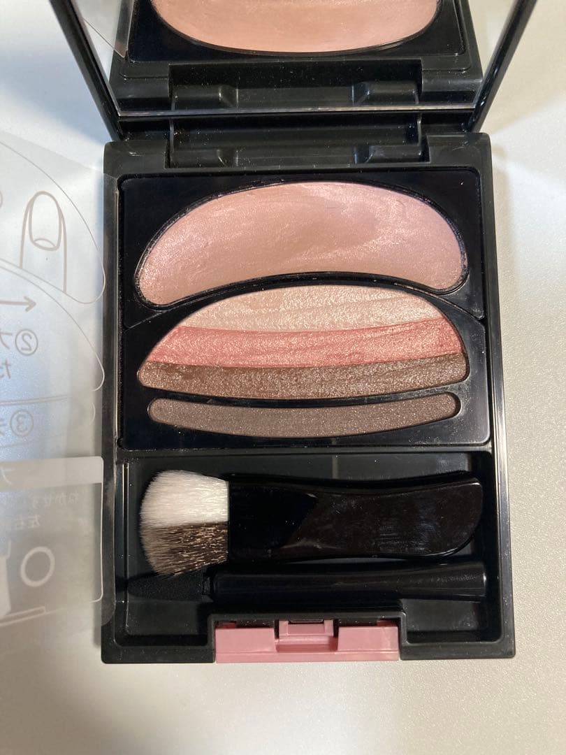 オーブ　クチュール　ブラシひと塗りシャドウ 562 ピンク系