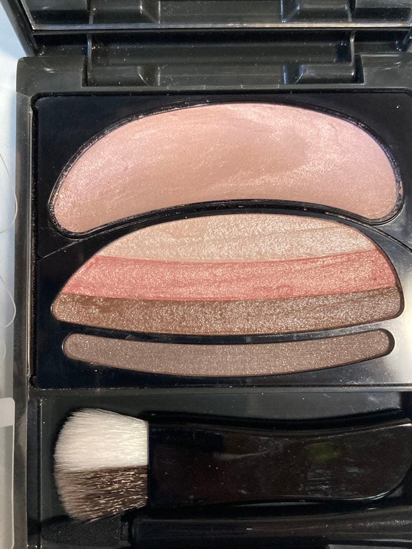 オーブ　クチュール　ブラシひと塗りシャドウ 562 ピンク系