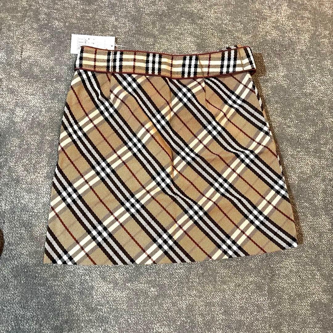 【新品】 Burberry チェック柄ミニスカート　36