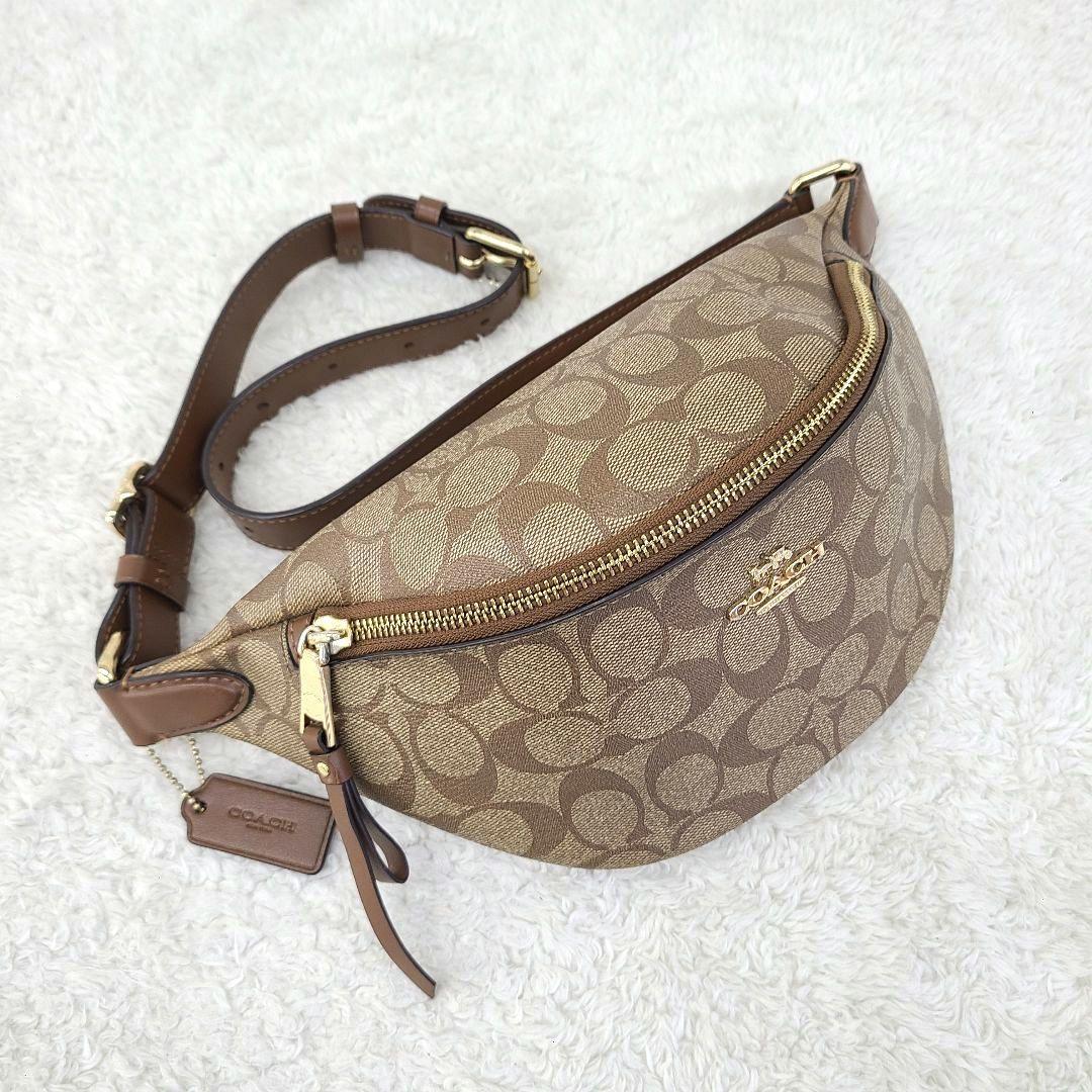 【美品】　コーチ　 ボディバッグ　PVC　シグネチャー　 ベージュ