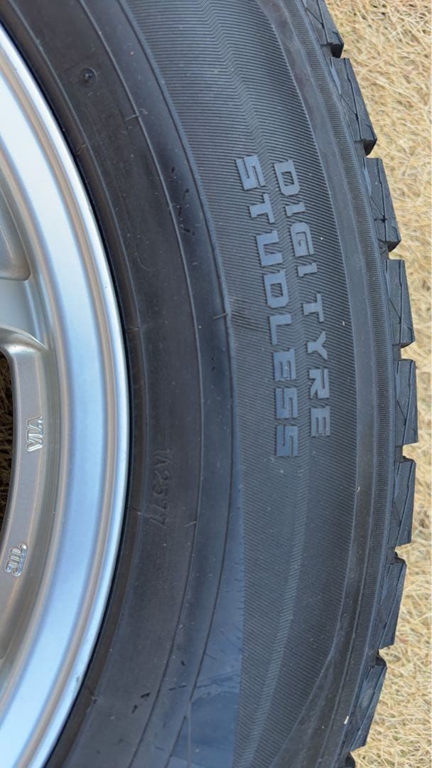 ダンロップスタッドレスホイールセット265/60-18