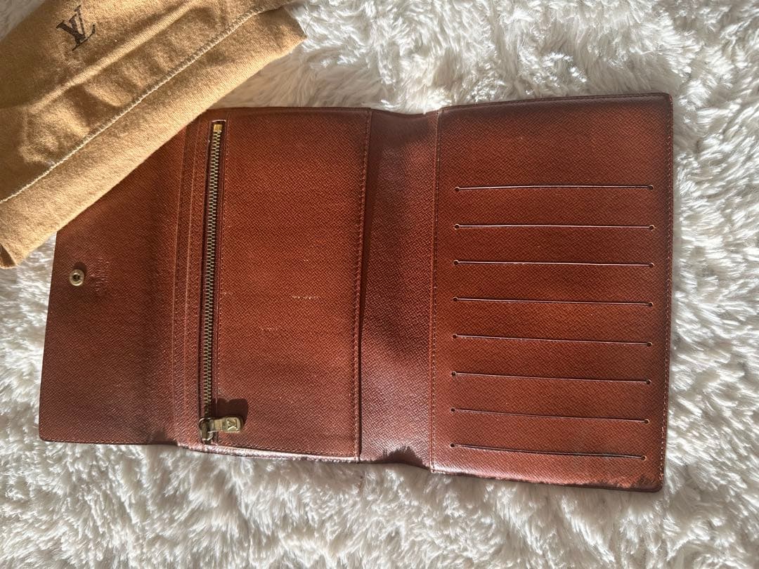 ルイヴィトン　パスポートケース