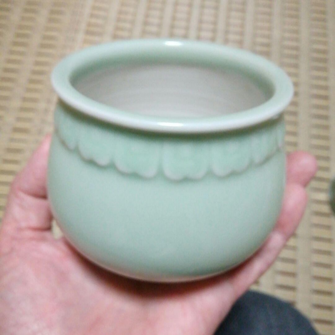 骨董、盆栽鉢、盆栽小鉢、茶道具、華道、青磁(おそらく線香立てだと思われます)
