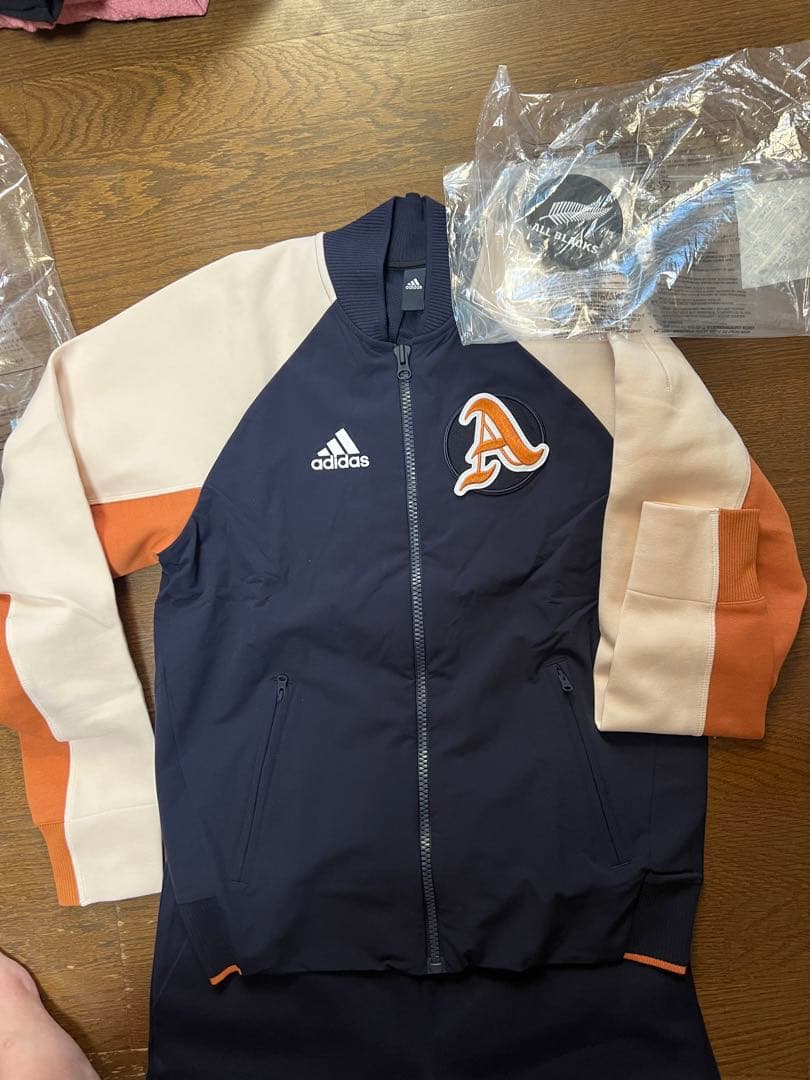 新品未使用　アディダス　スウェット　セットアップ　ジャージ