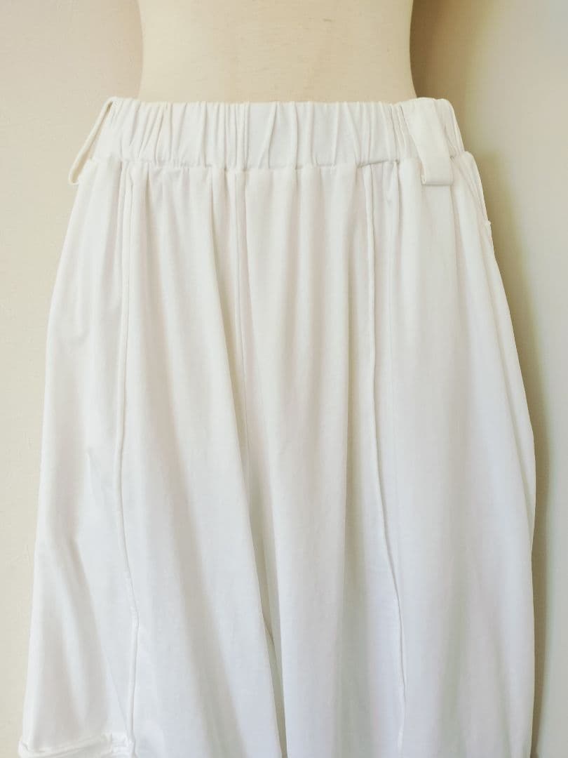 萌モユル　バルーンパンツ