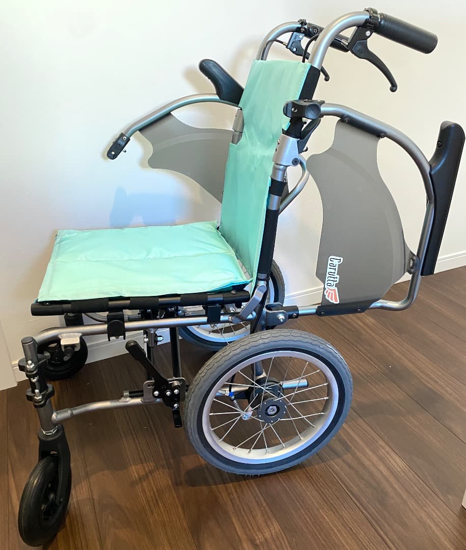 美品！ MIKI ミキ 超軽量 介助型車いす CRT-4 ウイングスイングアウト