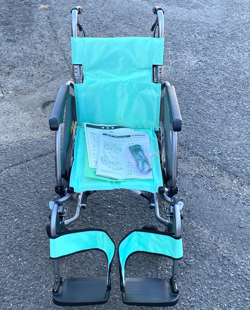 美品！ MIKI ミキ 超軽量 介助型車いす CRT-4 ウイングスイングアウト