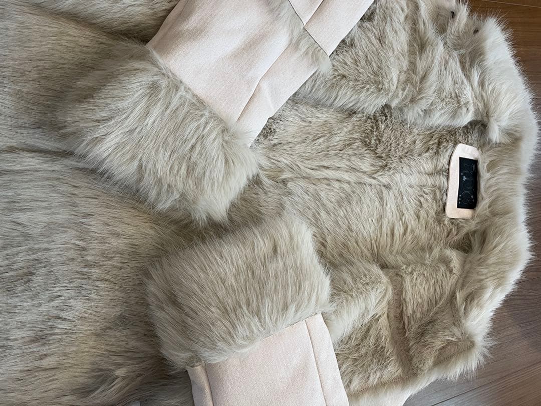 Hugyourskin ファー付き ライトピンク ジャケット