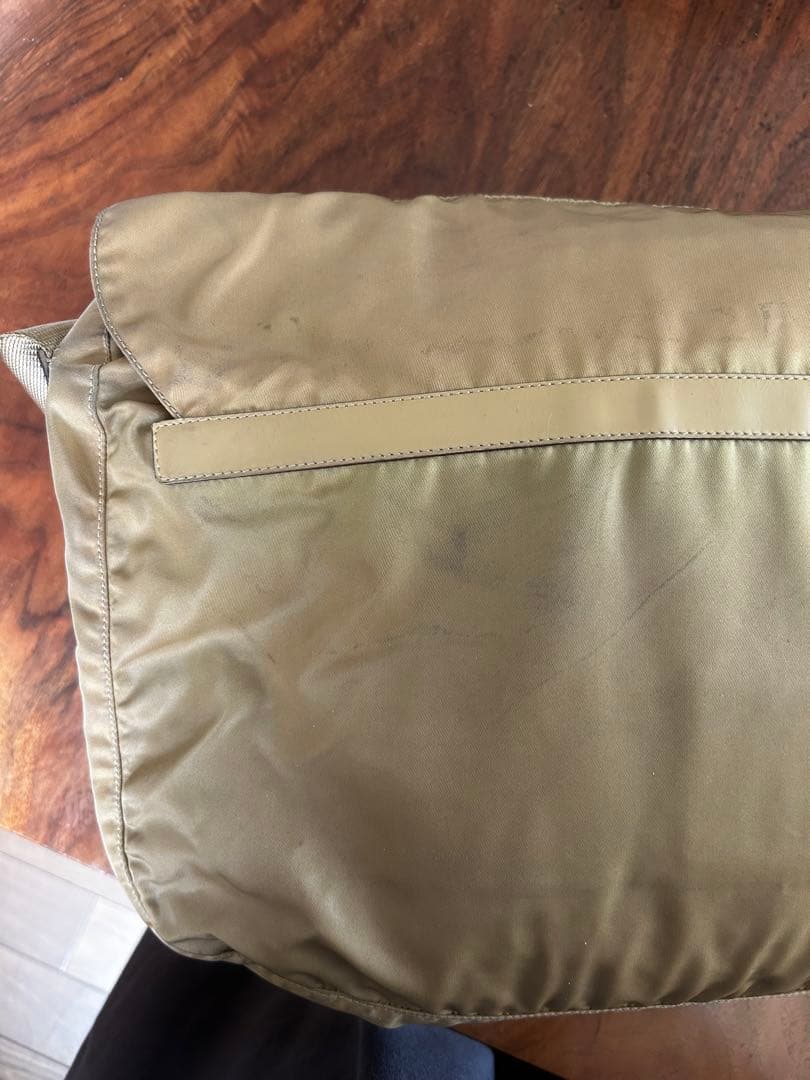 プラダ　ナイロン ベージュ ボディバッグ