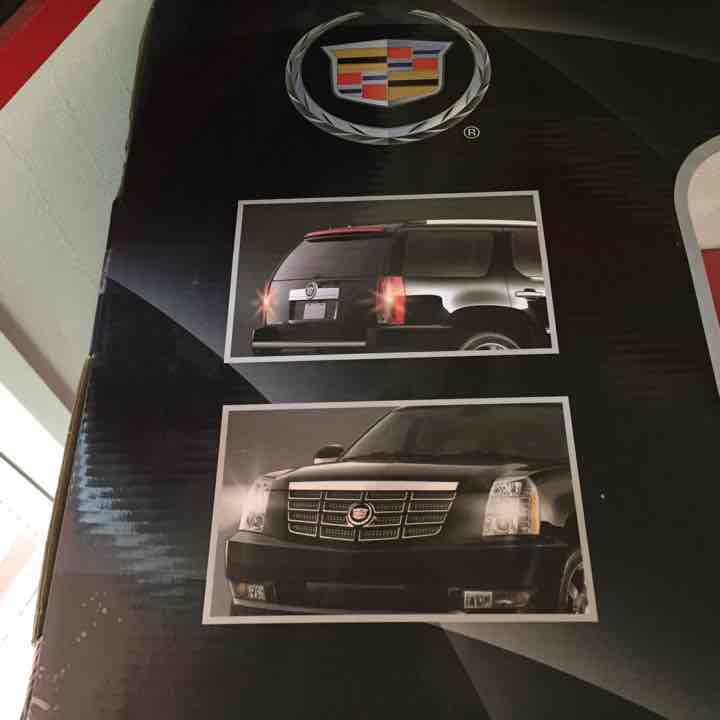 エスカレードラジコン