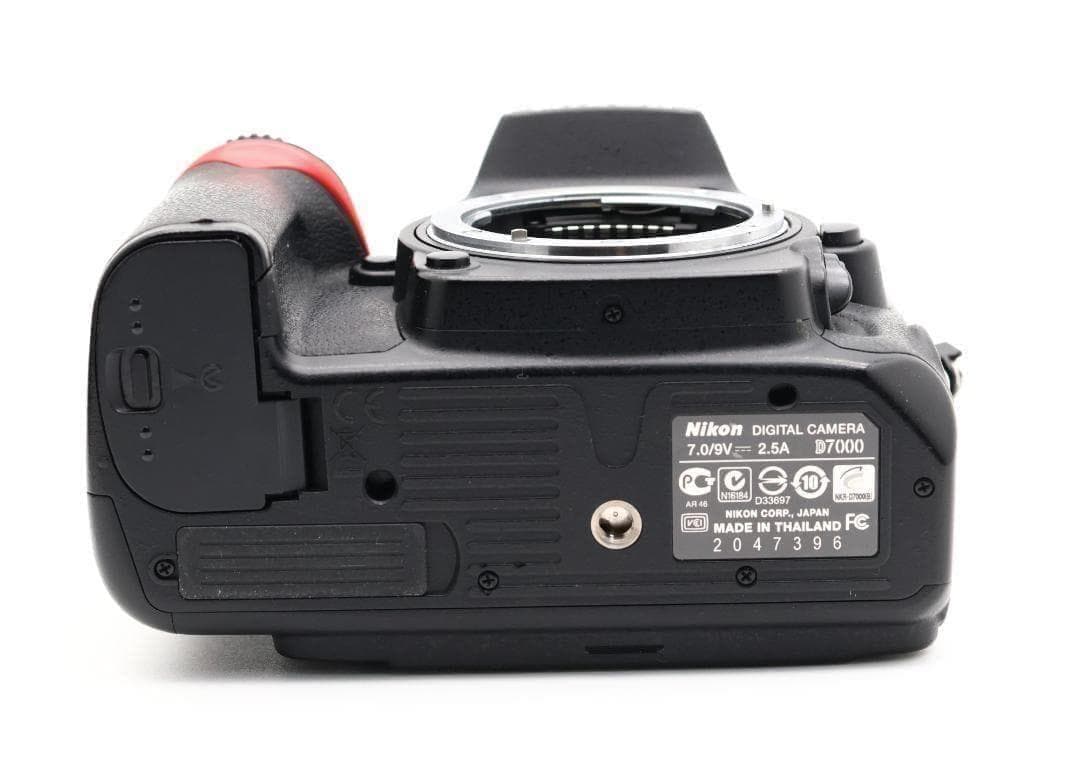 ■完動品 Nikon D7000 デジタル一眼レフ　ショット数12669