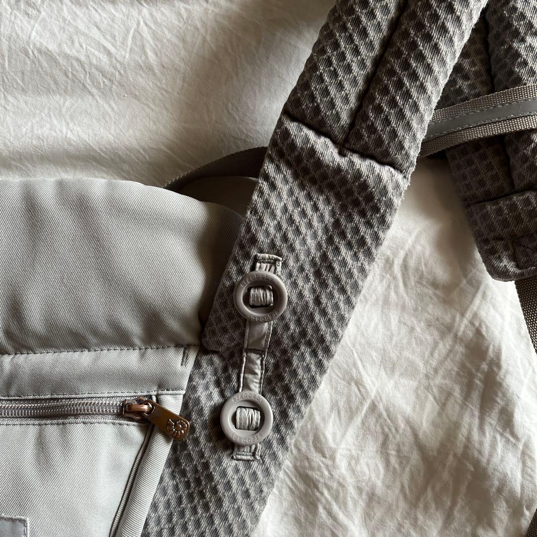 ErgobabyOMNIBreeze抱っこひも グレー 収納ポーチ付き