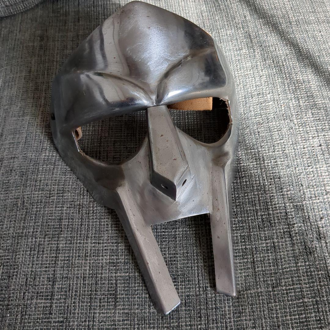 MF DOOM の マスク