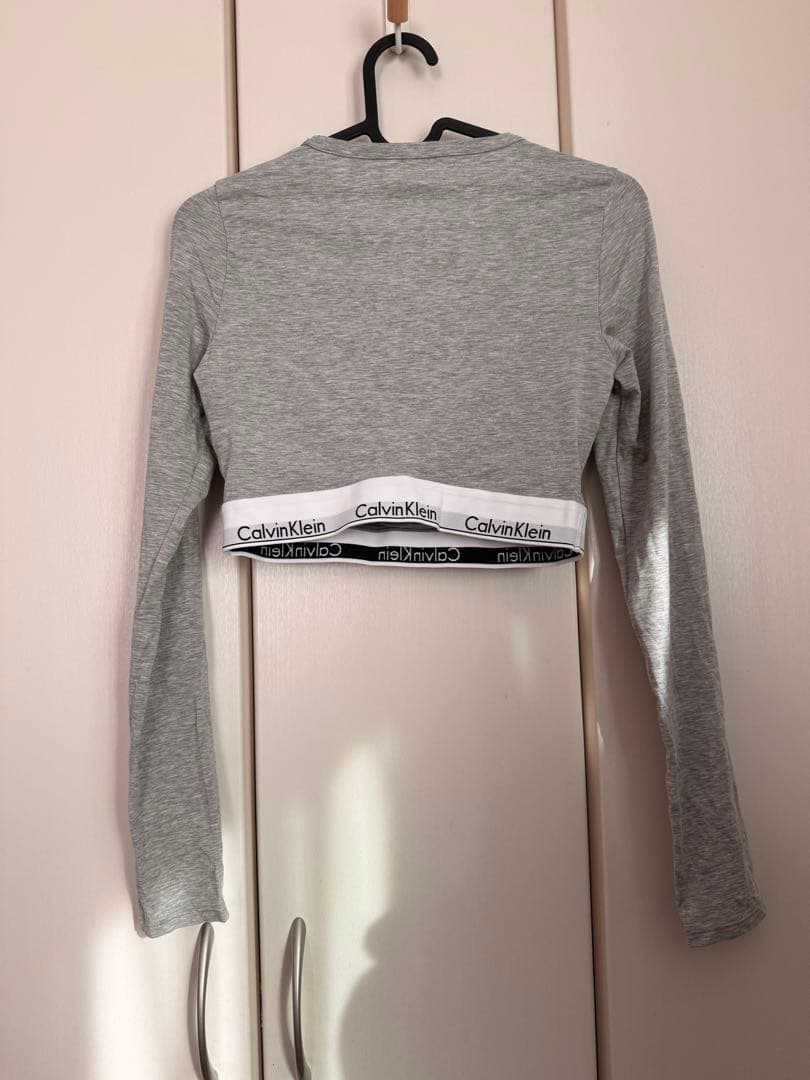   グレー クロップド長袖Tシャツ M