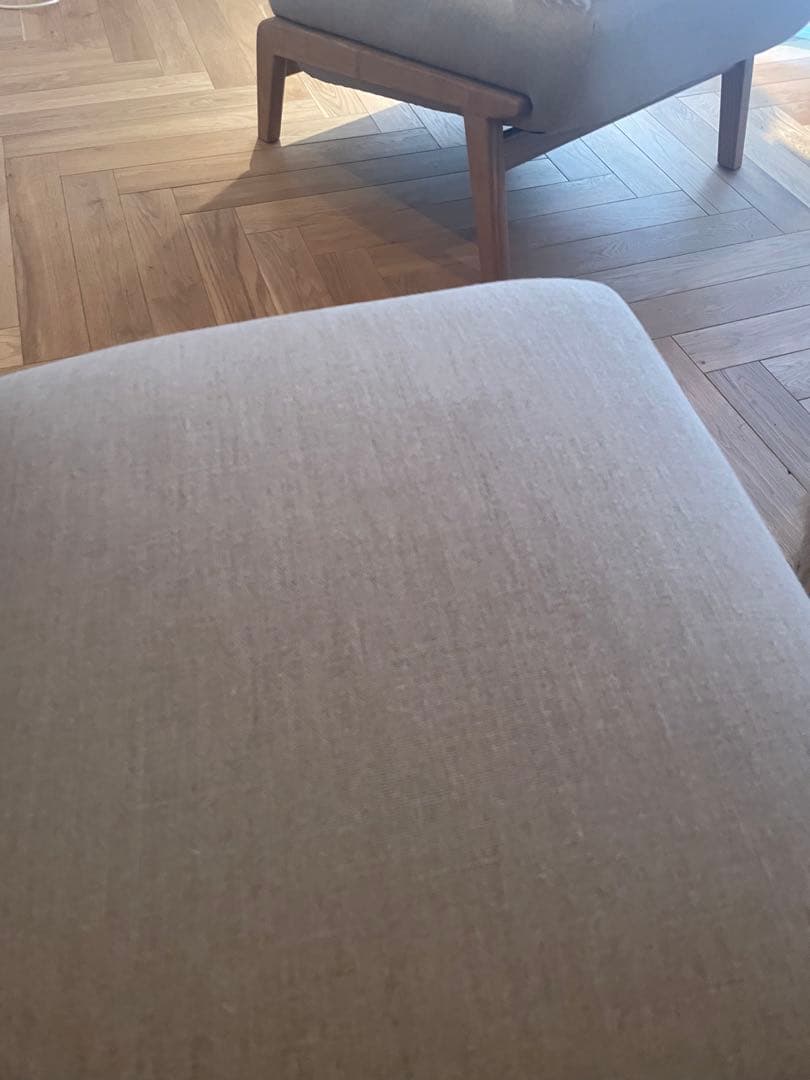 ZARA  リネン　アップホルスダード　ソファ　送料込み