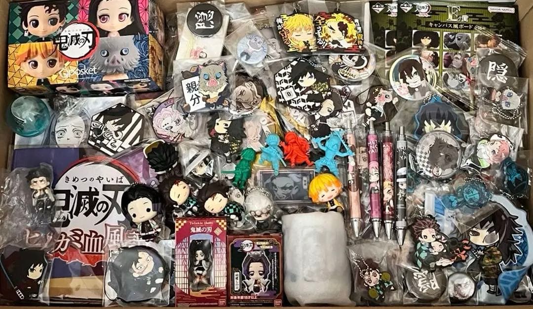 アニメグッズ 鬼滅の刃 呪術廻戦 ONE PIECE 1000個以上 まとめ売り