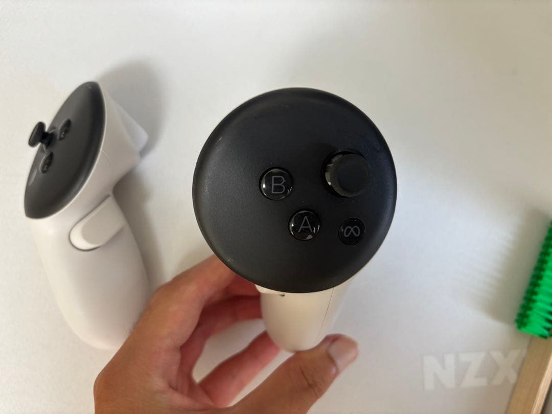  QUEST 3 128GB (コントローラー用充電式電池付属)