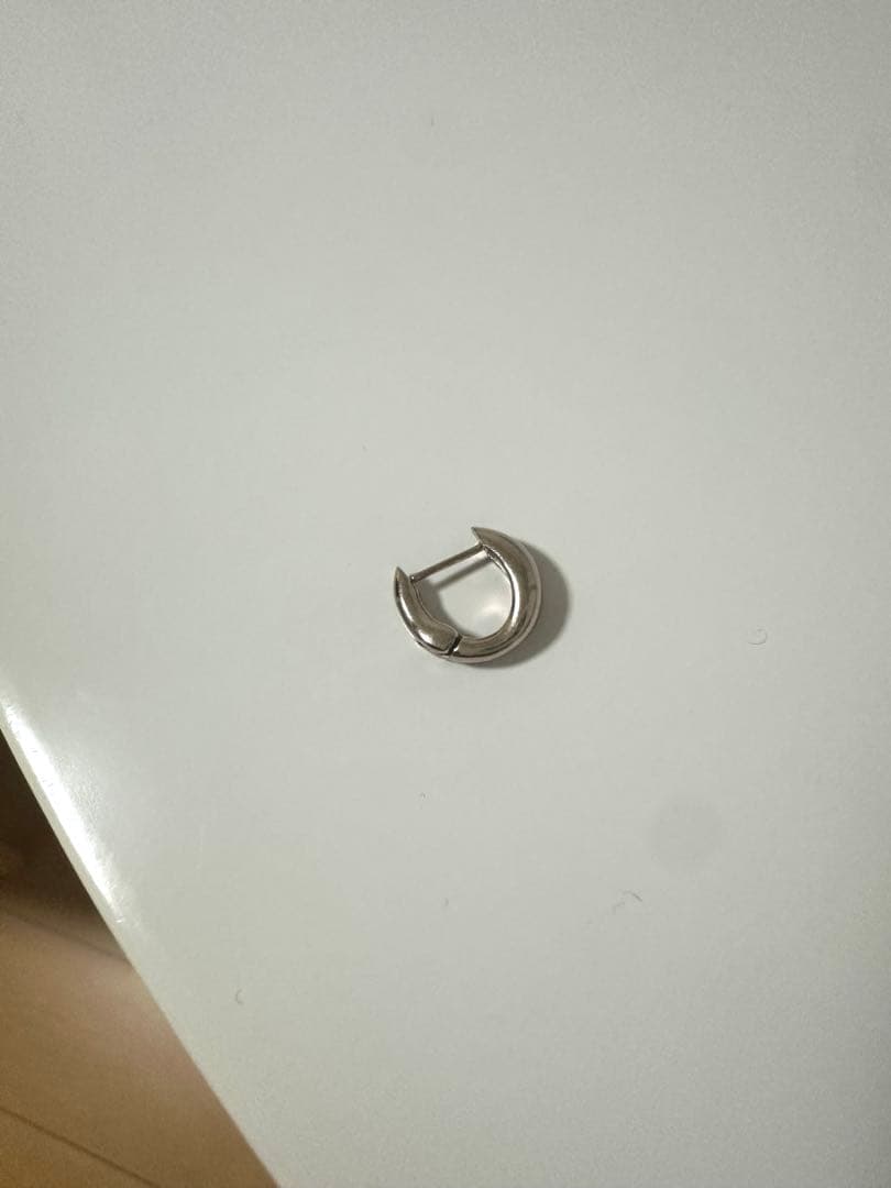 ete チャンキーハグピアス