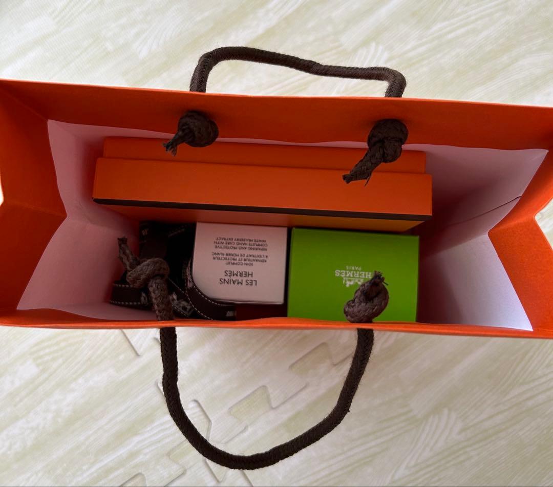 HERMES 屋根の上の庭 レ マン エルメス ハンドクリーム