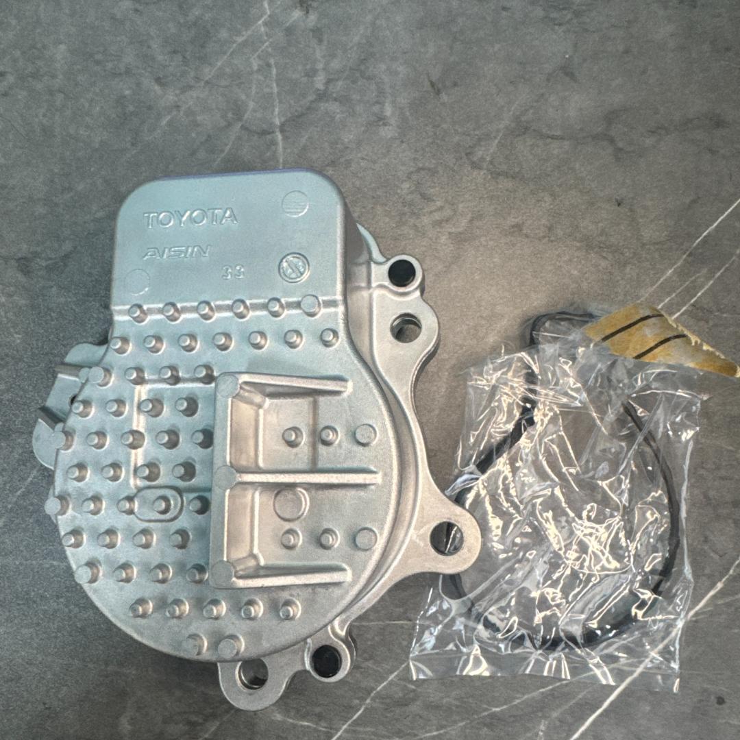 TOYOTAプリウス　純正ウォーターポンプ