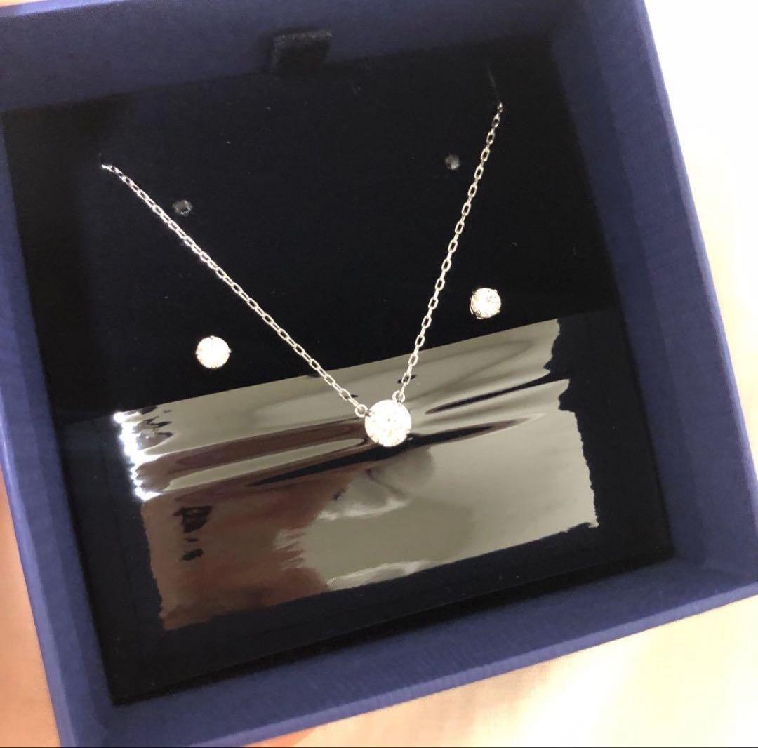 Swarovski ネックレスとピアスのセット