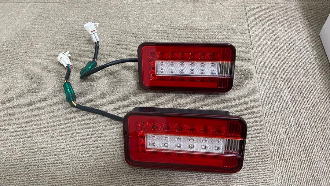 R*読様 キャリイ DA16T テールランプ ステラファイブ 軽トラ