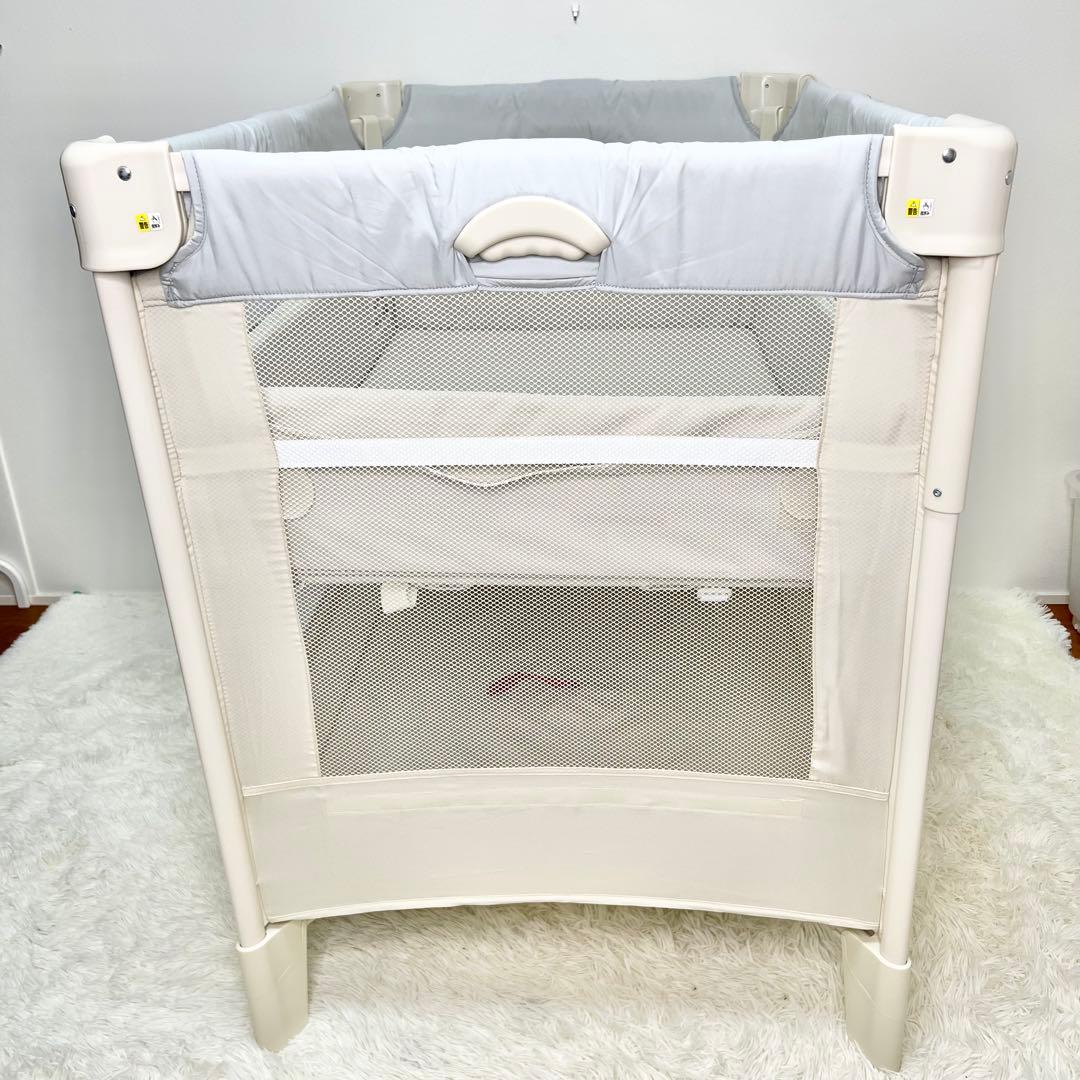 美品 Aprica ココネルエアーAB ベビーベッド 折りたたみ ホワイトグレー