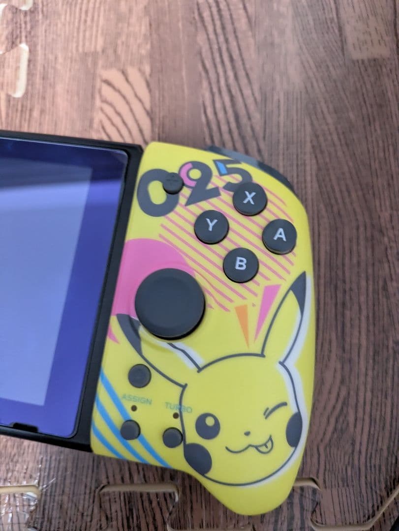 Nintendo Switch ピカブイ中古本体セット　ジョイコン無し