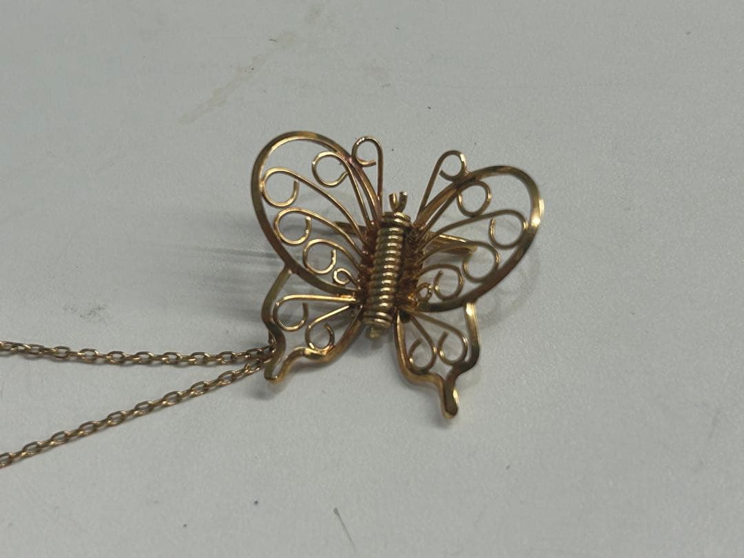蝶々 バタフライ K18 ゴールド750 重さ3,18g ブローチ