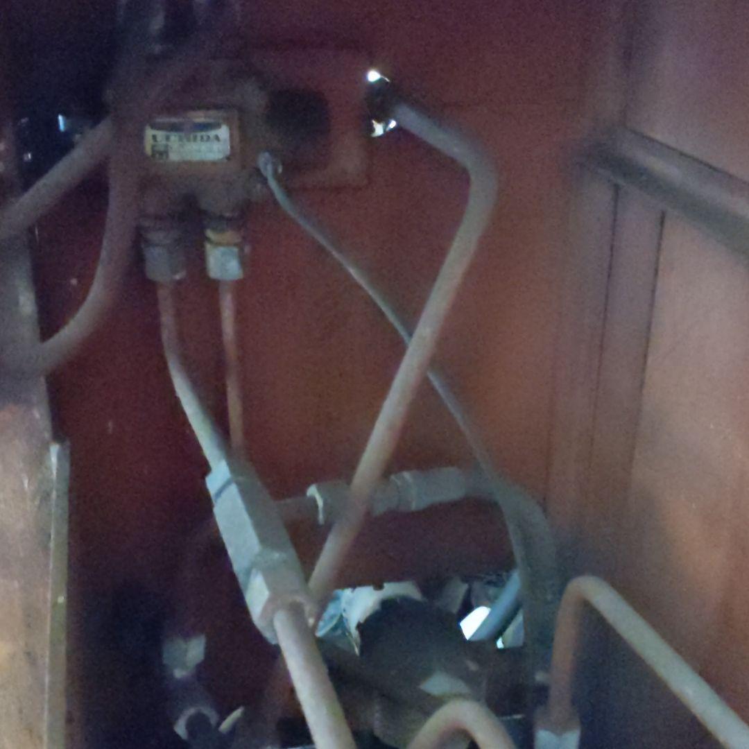 空き缶プレス機