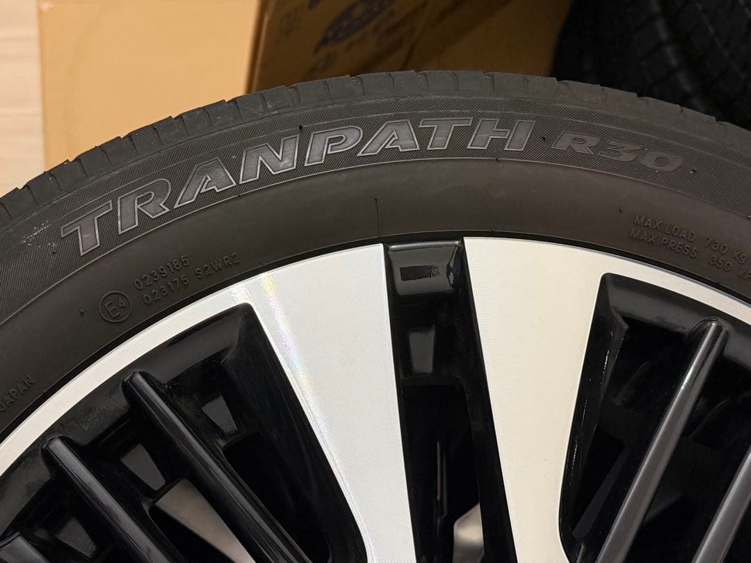 ①トヨタ アルファード30後期SCパッケージ　18インチ