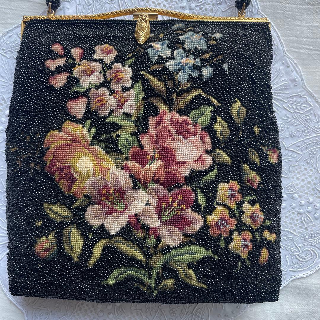 手刺繍　ビーズバッグ　ゴブラン織り 　和装　パーティーバッグ　プチポアン　がま口