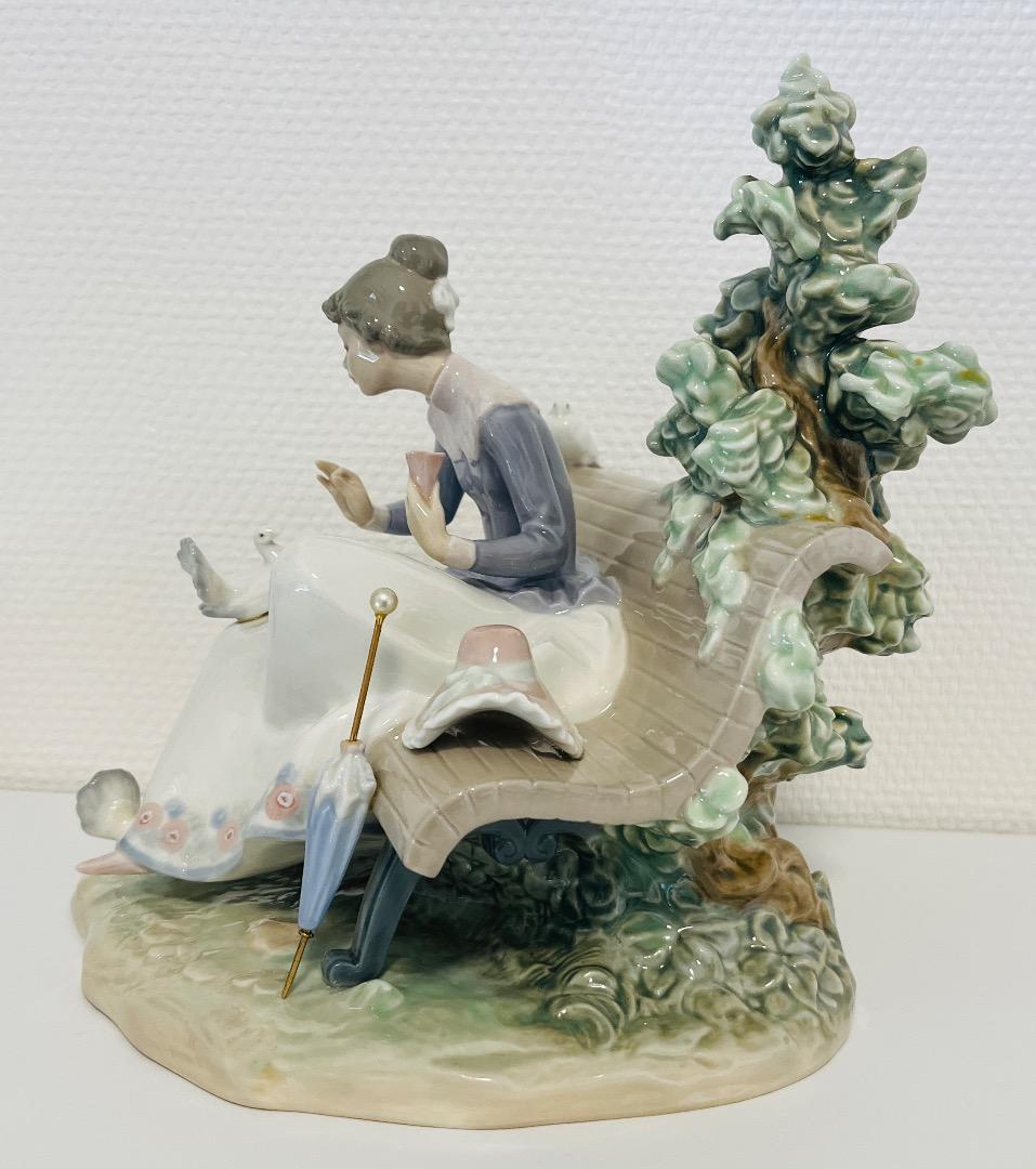 LLADROリアドロ『Feeding The Pigeons』01005428