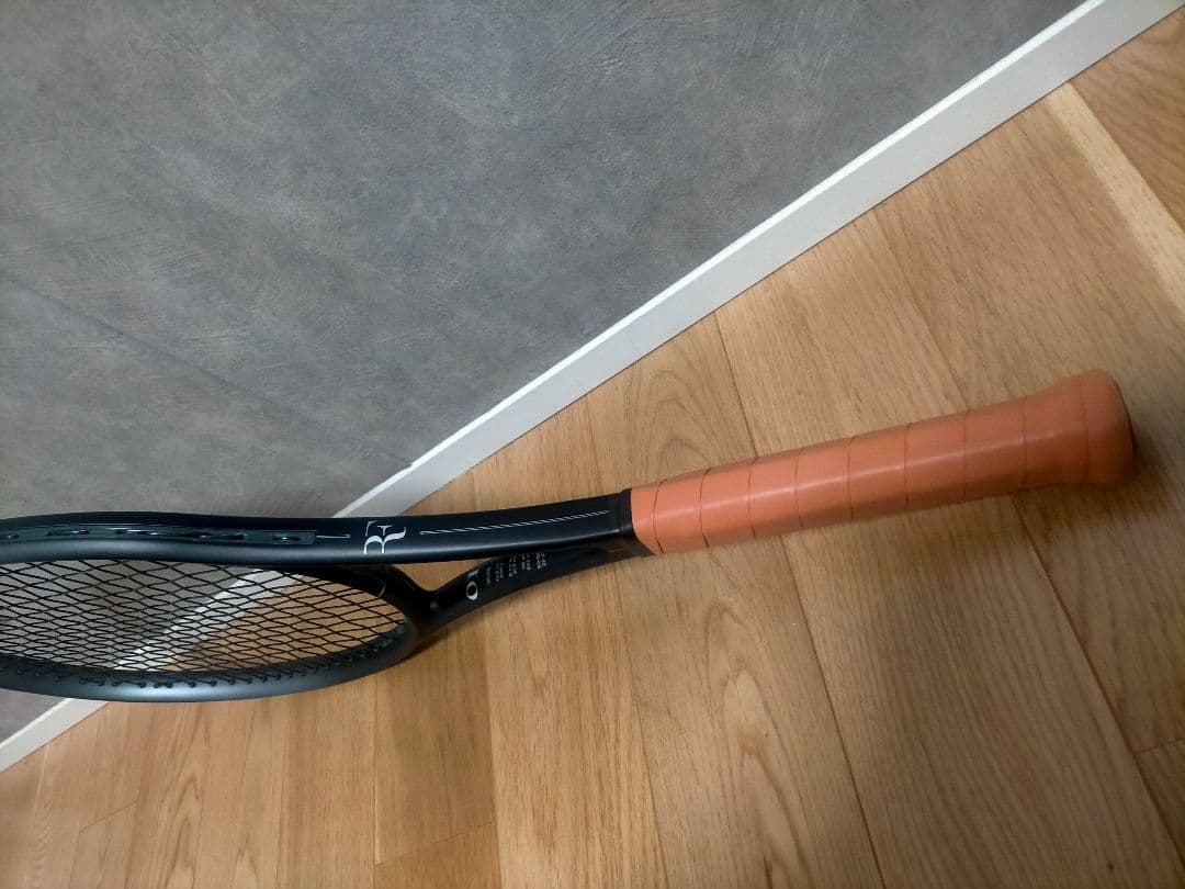 【新春特価1/3まで値下げ中】Wilson テニスラケット RF 01