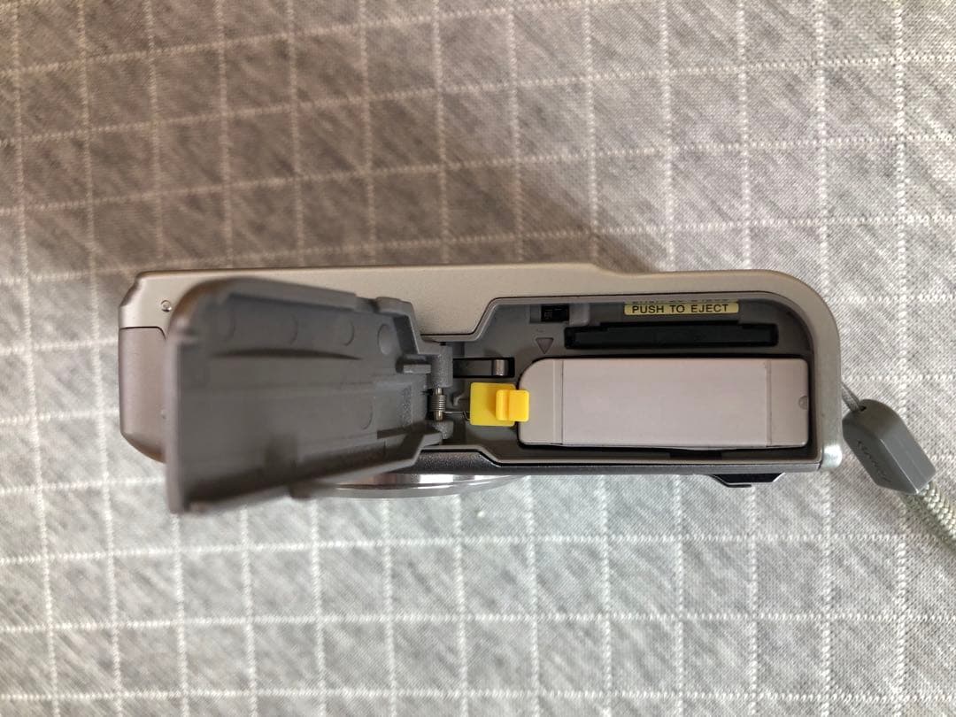 【極上美品】FUJIFILM FinePix F31fd