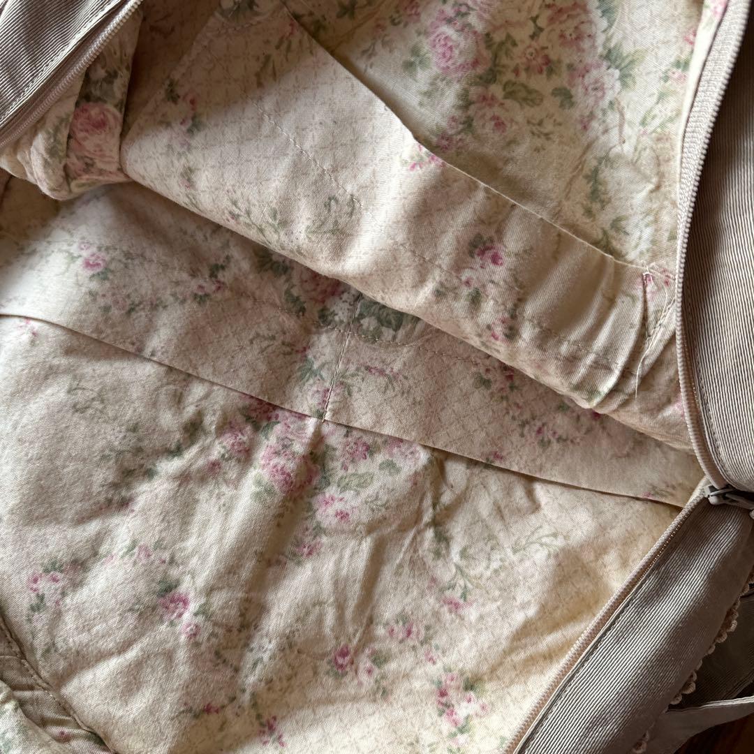 レース飾りのリュック