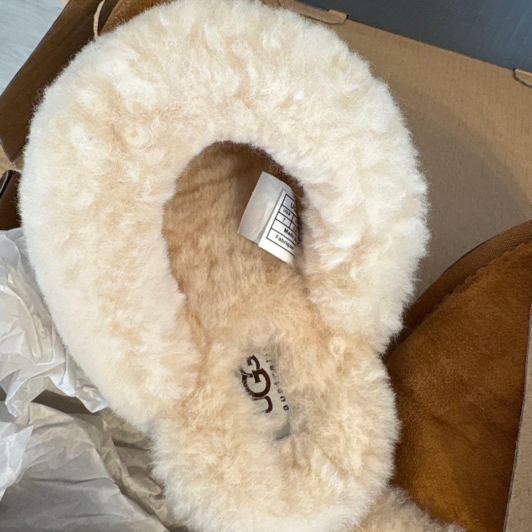 新品未使用 UGG ベージュ スリッパ 24cm