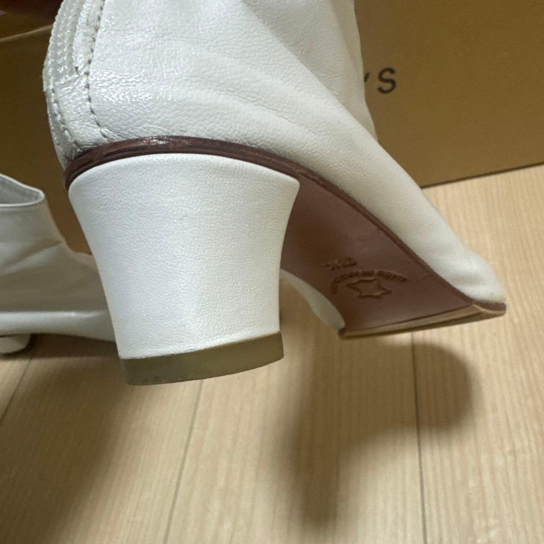 マルティニアーノ　MARTINIANO 白　ブーティー