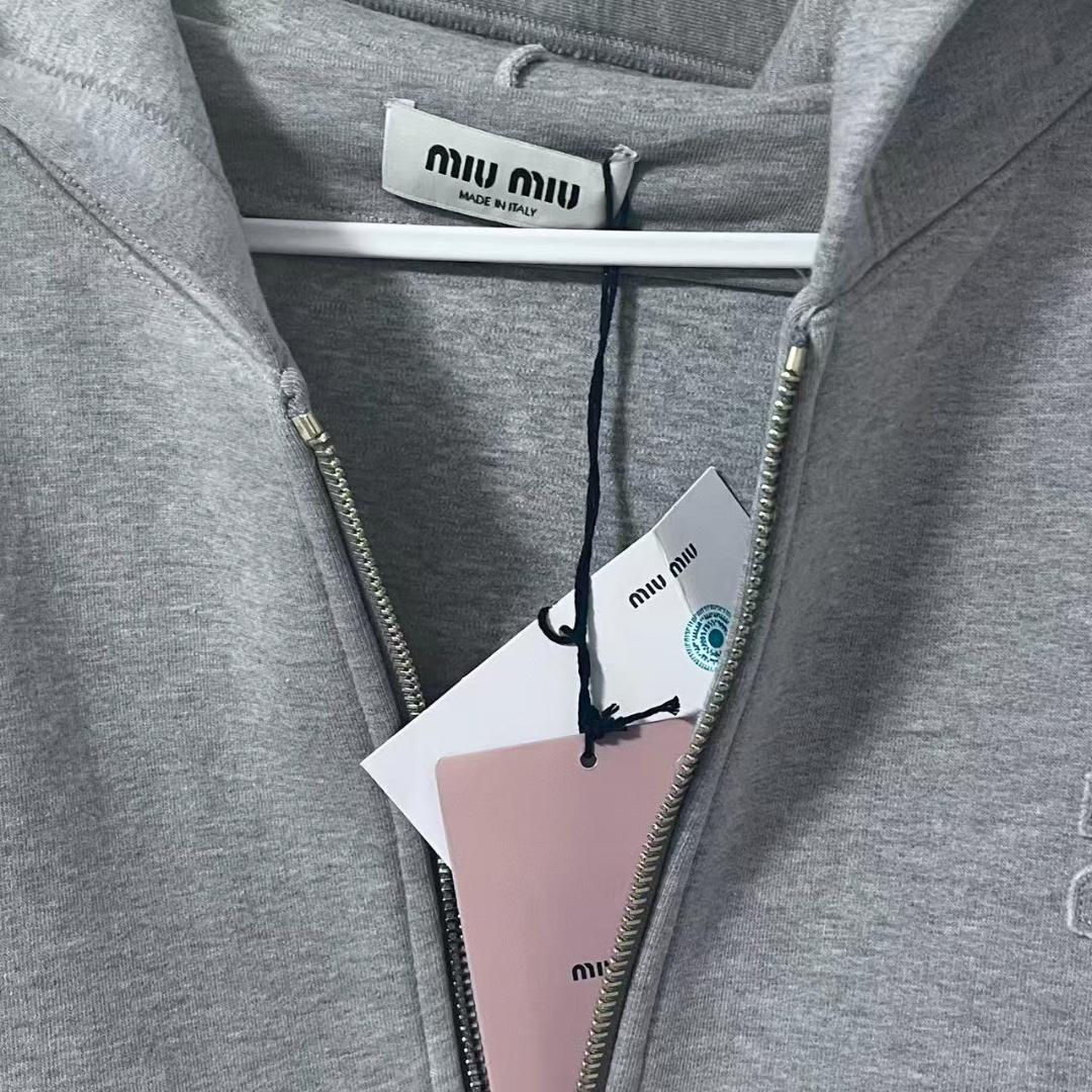 【新品未使用】　グレースウェットジップアップ　M フード