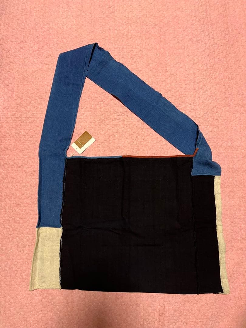 H.P.E ラオス　ショルダーバック　谷由起子