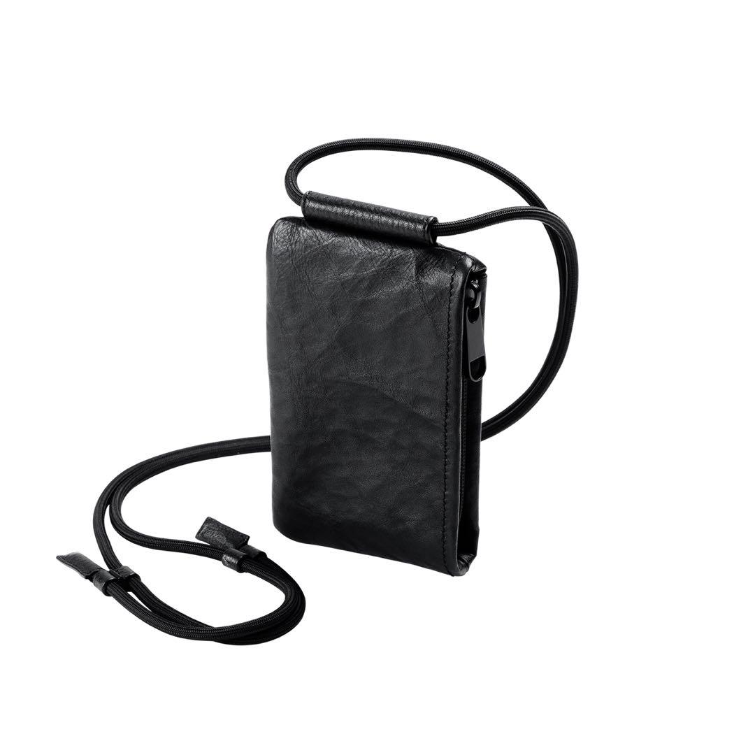 新品未使用土屋鞄ATTITU/レザースマホショルダー (ファスナー) 002