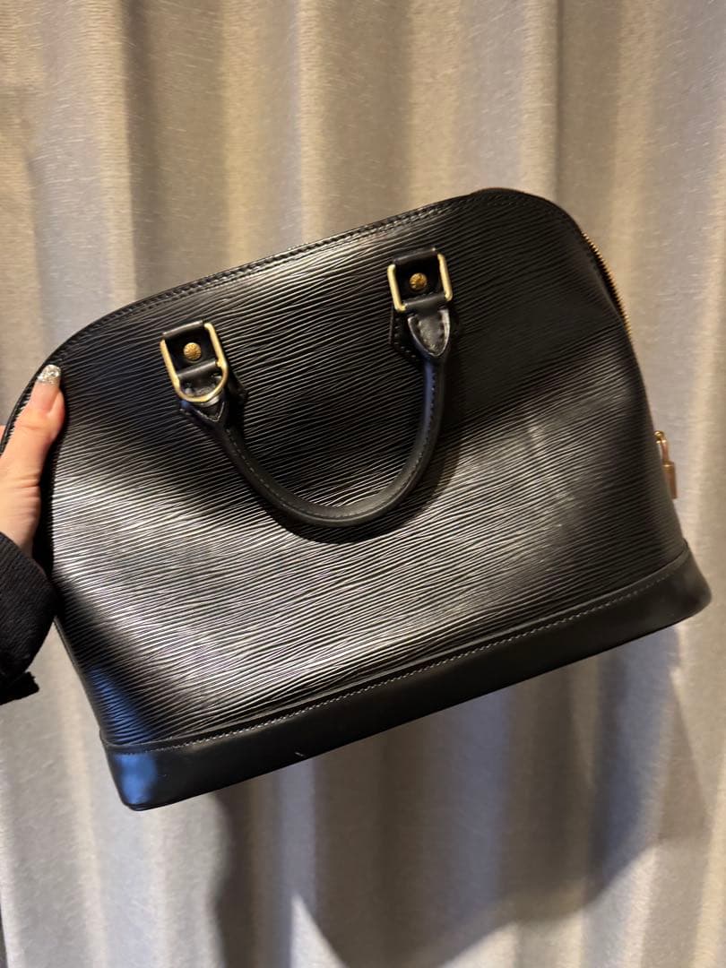 ルイヴィトン エピ アルマBB ハンドバッグ ブラック