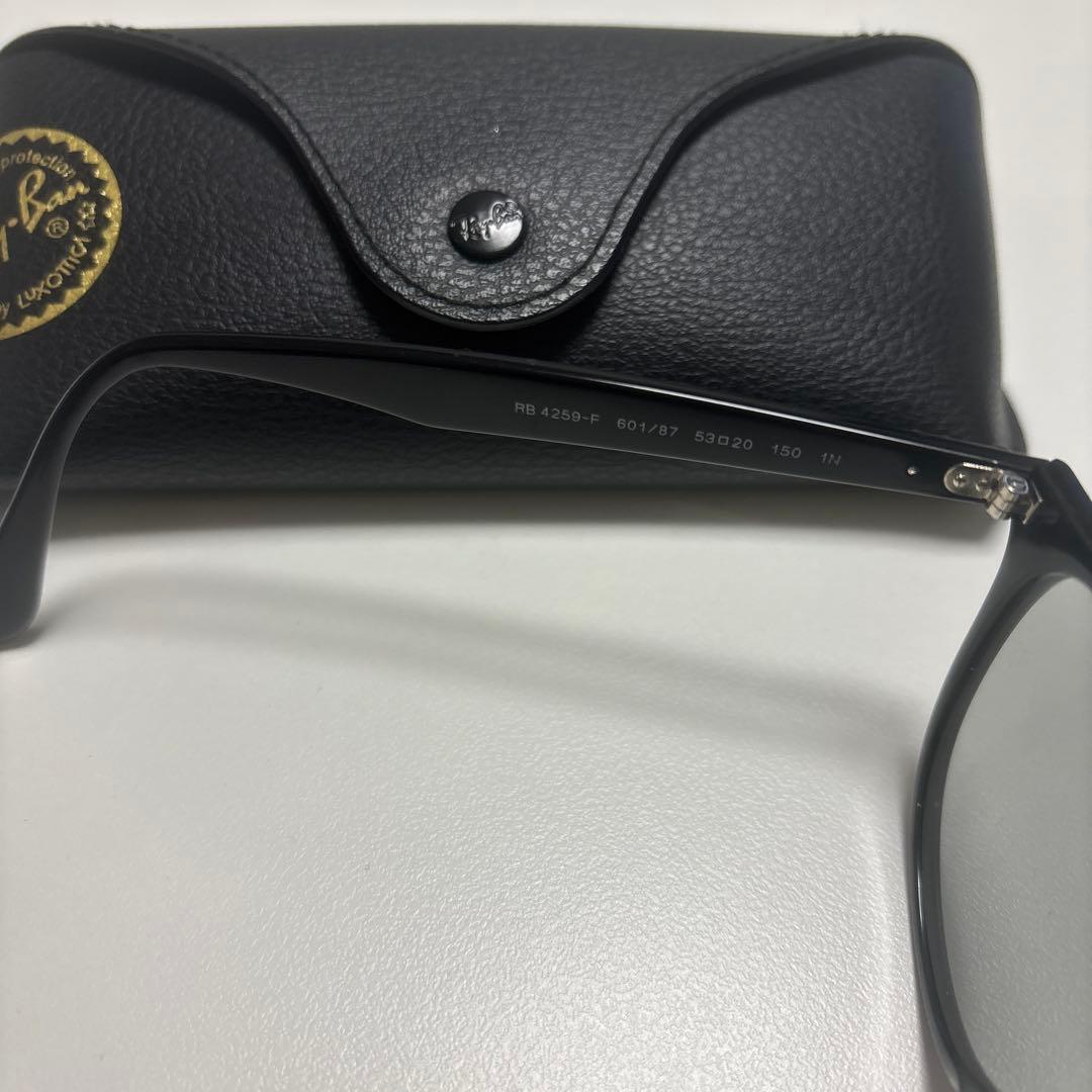 Ray-Ban RB4259-F ブラック サングラス ケース付き