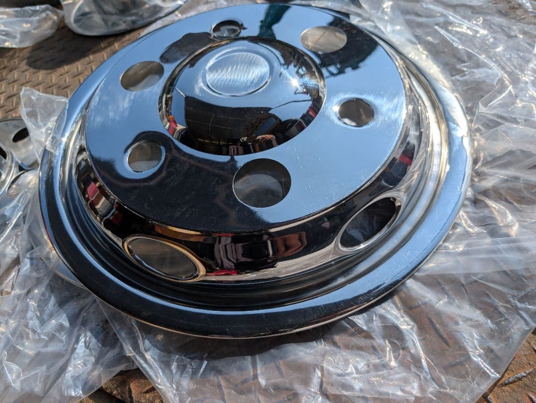 ★値下げ★トラックホイールカバー　ライナー？　エルフ用？