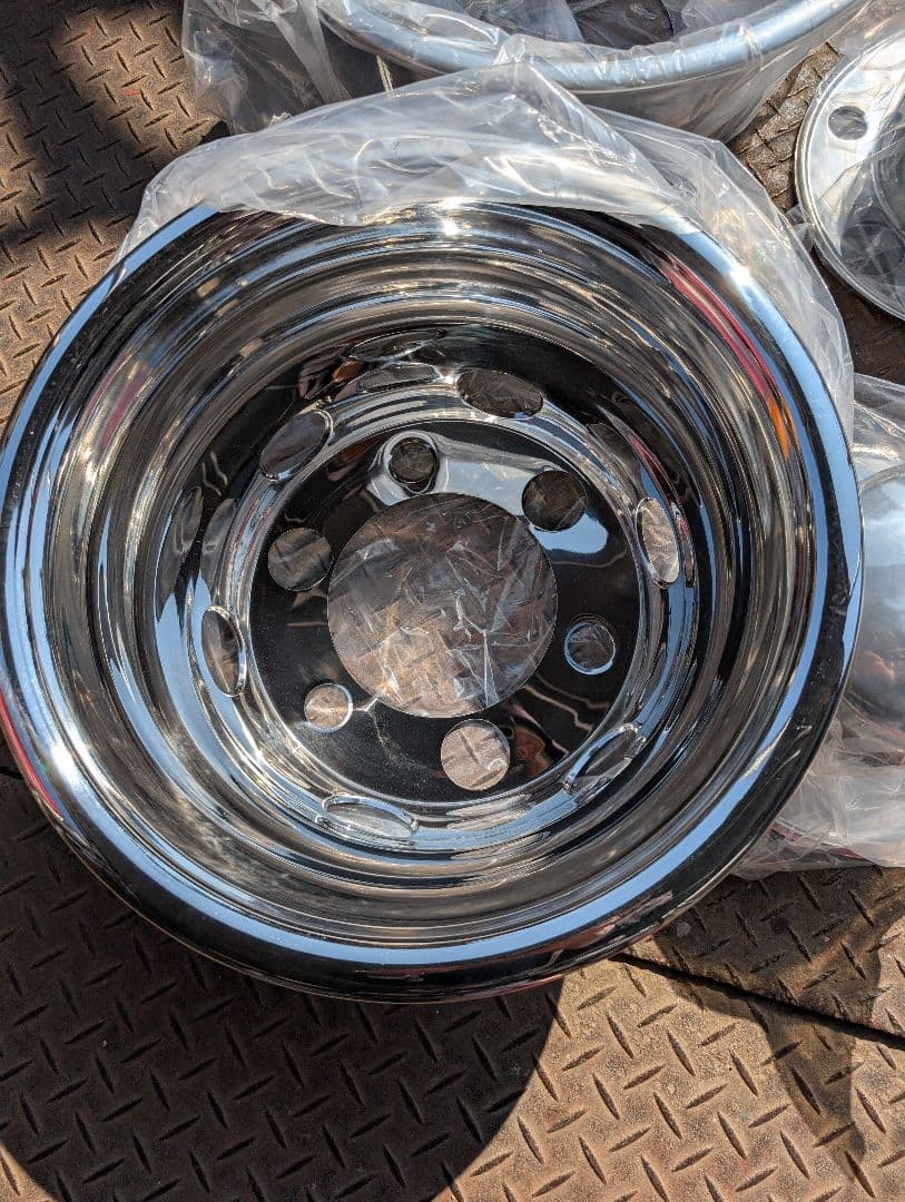 ★値下げ★トラックホイールカバー　ライナー？　エルフ用？