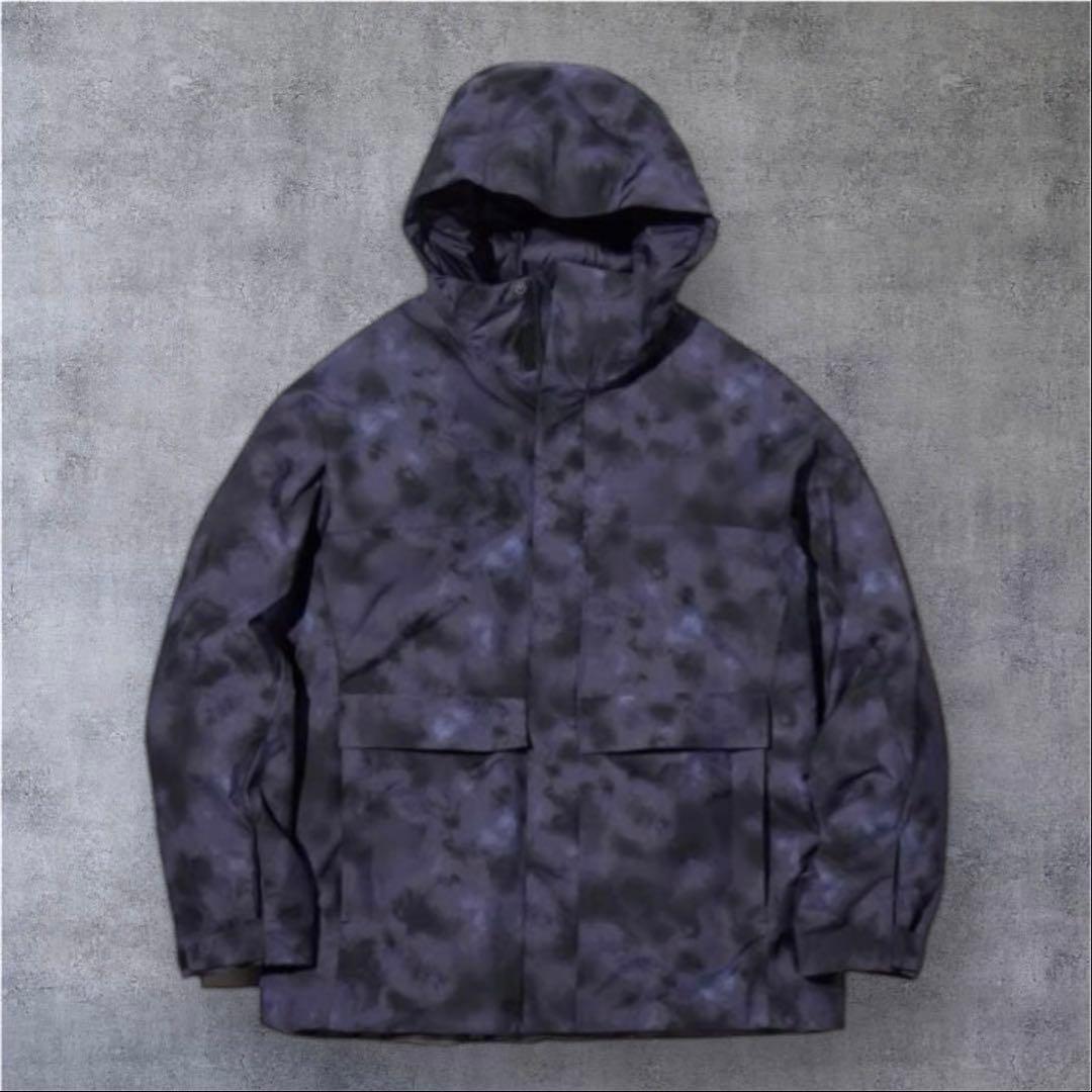 UNIQLO ハイブリッドダウンスノーボードパーカ