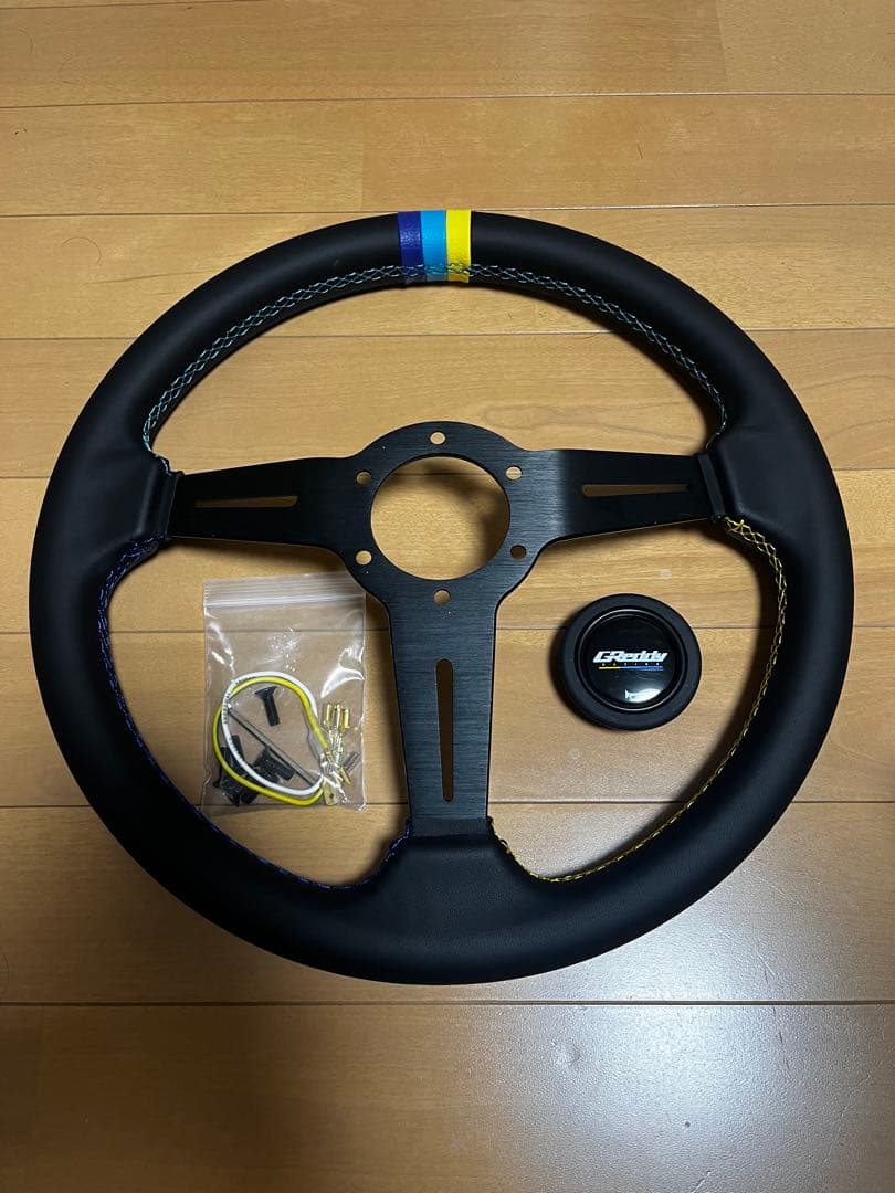 Greddy ロゴ　ステアリング