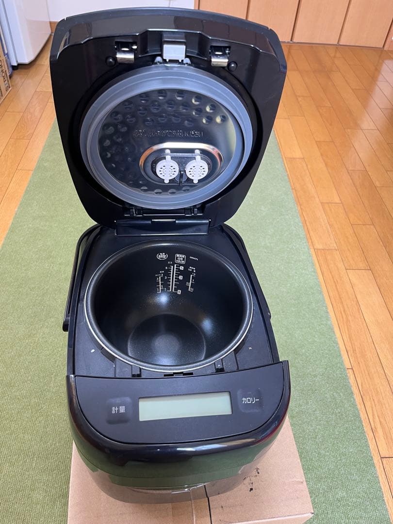 アイリスオーヤマ炊飯器5.5合炊き　KRC-PCA50-B